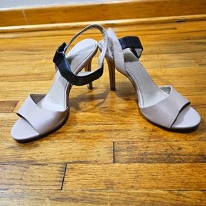 H by Halston Maya Mauve Black Strappy Leather Heels Sandals Size 6.5